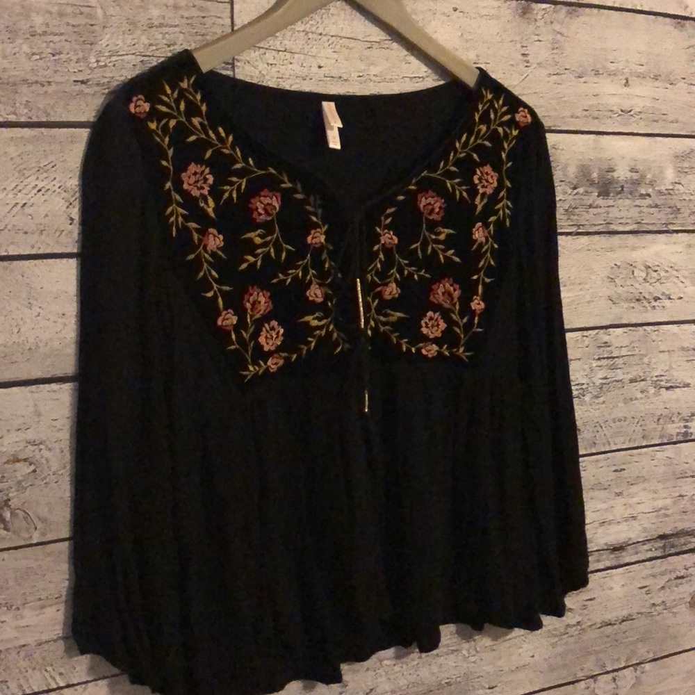 Black boho flower top